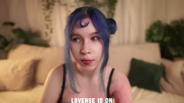 ElizSpieth online show from 12/17/25, 01:21