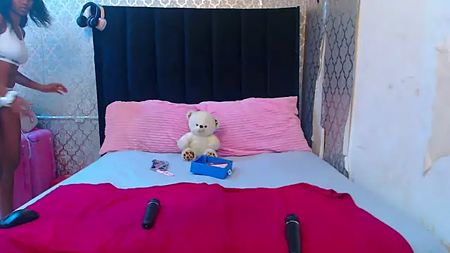 LonelyQueenxx25 online show from 10/03/25, 06:31