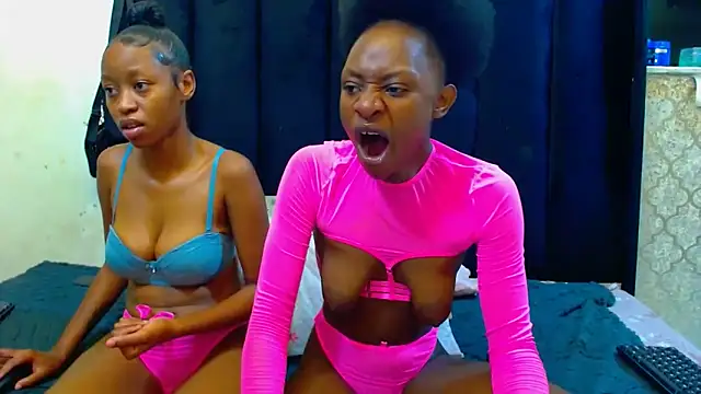 LonelyQueenxx25 online show from 03/06/26, 08:04