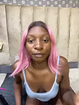 LonelyQueenxx25 online show from 04/23/26, 12:06