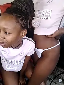 LonelyQueenxx25 online show from 11/02/25, 01:27