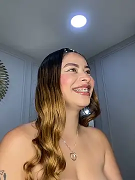 CharlotteBrownn  online show from 03/26/26, 11:13