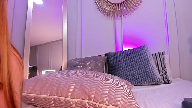 CharlotteBrownn  online show from 02/25/26, 12:33