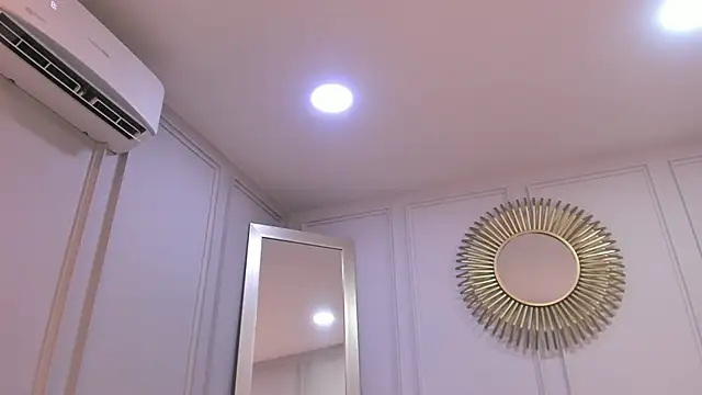 CharlotteBrownn  online show from 01/08/26, 04:51