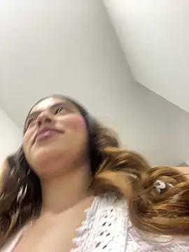 CharlotteBrownn  online show from 03/04/26, 12:07