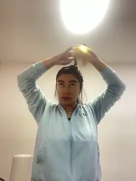 CharlotteBrownn  online show from 03/04/26, 09:22