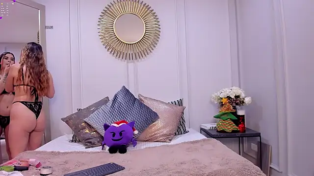 CharlotteBrownn  online show from 12/17/25, 05:01