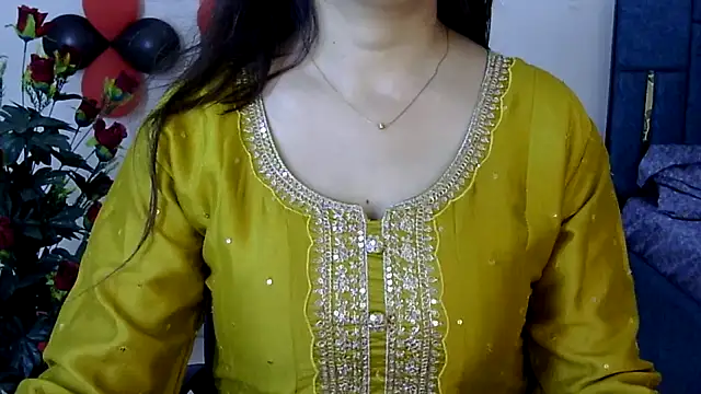 Snapshot of Rumi_cute chatting on 07/16/26, 04:26 Rumi cute online show from 07/16/26, 04:26