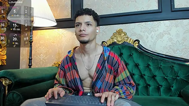 AlessandroKiing online show from 04/08/26, 08:32