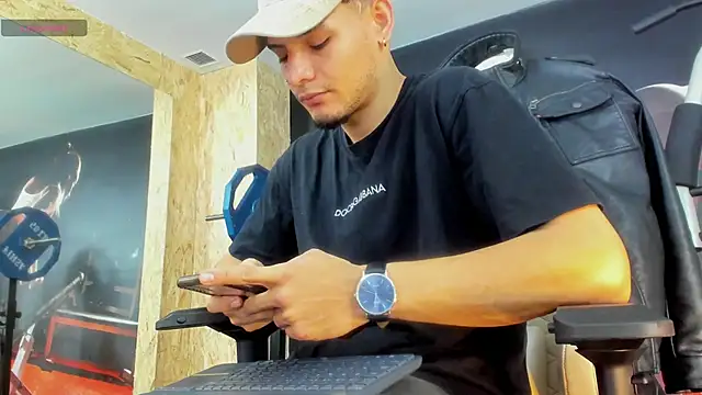 AlessandroKiing online show from 09/16/25, 04:19