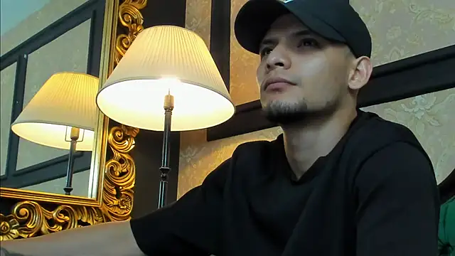 Snapshot of AlessandroKiing chatting on 07/29/26, 11:04 AlessandroKiing online show from 07/29/26, 11:04