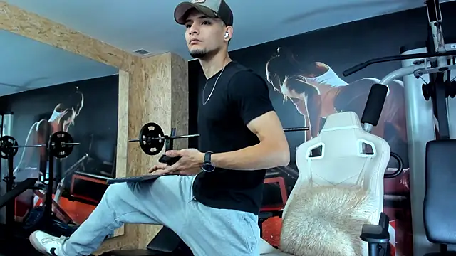 AlessandroKiing online show from 04/05/26, 08:04