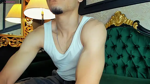 Snapshot of AlessandroKiing chatting on 06/14/26, 12:07 AlessandroKiing online show from 06/14/26, 12:07