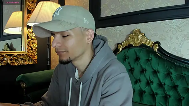 AlessandroKiing online show from 04/29/26, 12:48