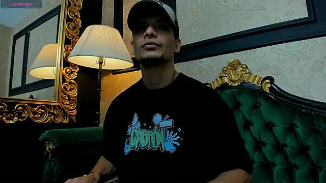 AlessandroKiing online show from 04/22/26, 07:42