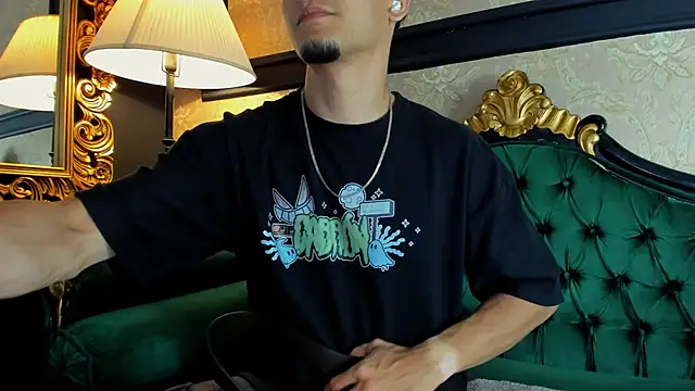 AlessandroKiing online show from 05/13/26, 08:05
