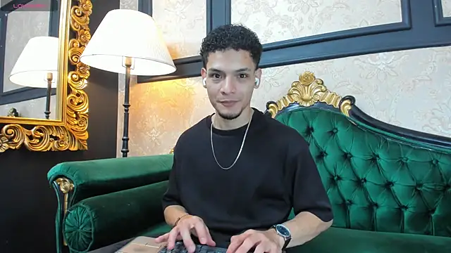 AlessandroKiing online show from 04/06/26, 02:18