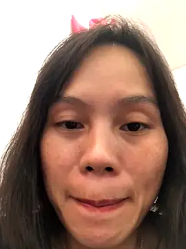 Snapshot of QuingLin chatting on 09/26/25, 11:28 QuingLin online show from 09/26/25, 11:28