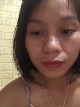 Snapshot of QuingLin chatting on 09/18/25, 05:43 QuingLin online show from 09/18/25, 05:43