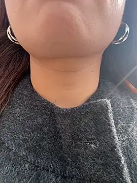 feifei 521 online show from 10/25/25, 06:12