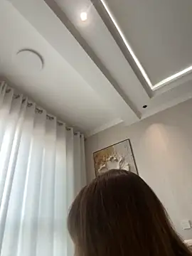 feifei 521 online show from 10/30/25, 12:53