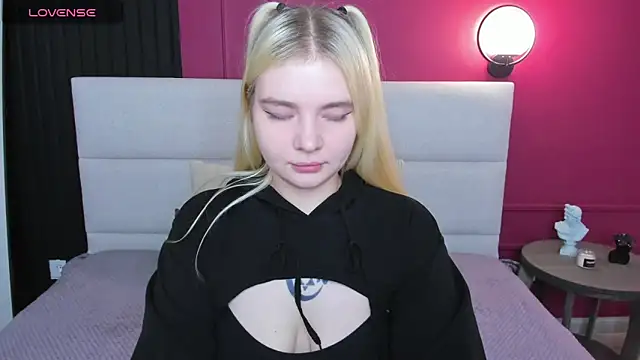 RuthBryant online show from 11/17/25, 12:36