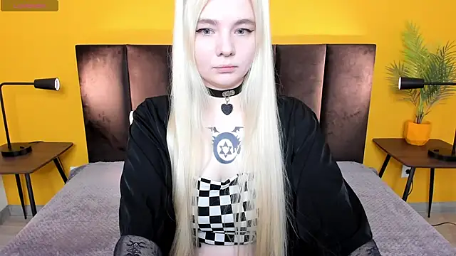 RuthBryant online show from 11/11/25, 01:00