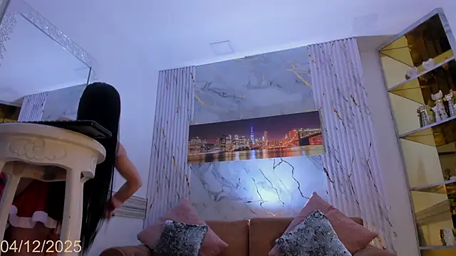 Sophi Johnson online show from 12/04/25, 04:33