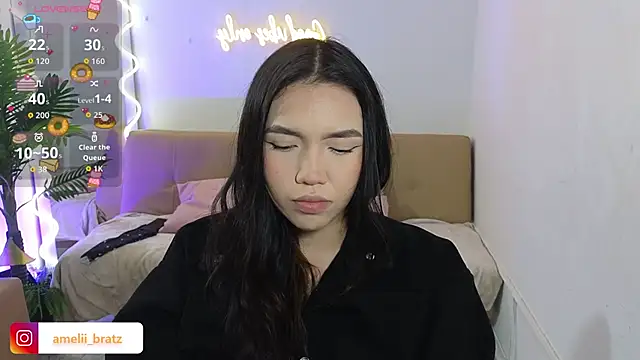 Snapshot of Ameliiaa_tay chatting on 10/14/25, 11:33 Ameliiaa tay online show from 10/14/25, 11:33