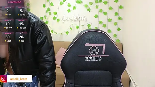 Snapshot of Ameliiaa_tay chatting on 09/21/25, 01:05 Ameliiaa tay online show from 09/21/25, 01:05