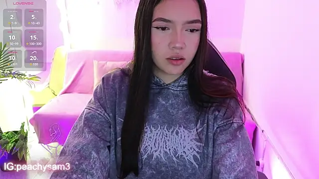 Snapshot of Ameliiaa_tay chatting on 11/25/25, 11:43 Ameliiaa tay online show from 11/25/25, 11:43