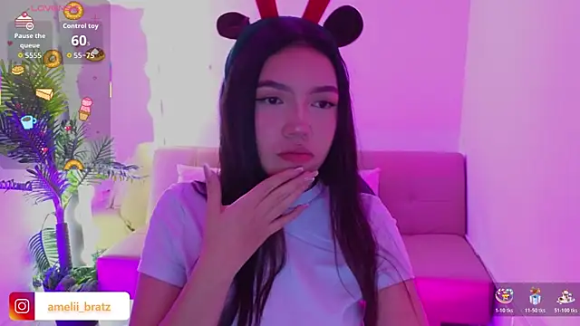 Snapshot of Ameliiaa_tay chatting on 11/23/25, 11:42 Ameliiaa tay online show from 11/23/25, 11:42