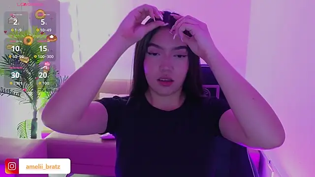 Snapshot of Ameliiaa_tay chatting on 11/28/25, 11:32 Ameliiaa tay online show from 11/28/25, 11:32