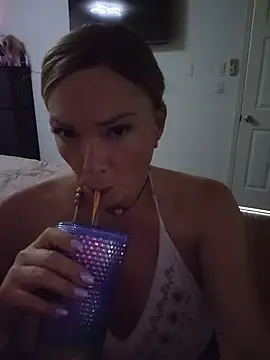 Sugarloveless online show from 05/17/26, 04:29