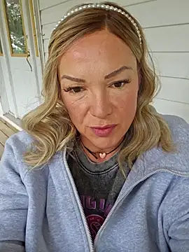 Sugarloveless online show from 04/11/26, 10:35