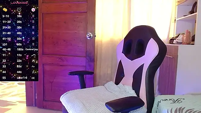 Snapshot of mya_blaze chatting on 02/14/26, 01:33 mya blaze online show from 02/14/26, 01:33