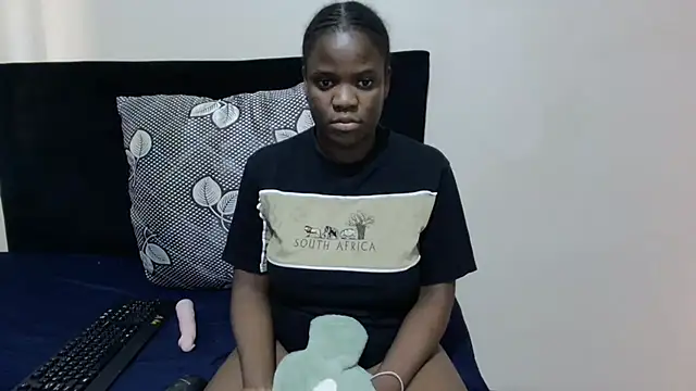 SweetTitties21 online show from 06/15/26, 01:11