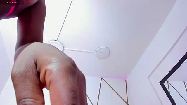 Snapshot of Venuswilds chatting on 09/10/25, 11:53 Venuswilds online show from 09/10/25, 11:53