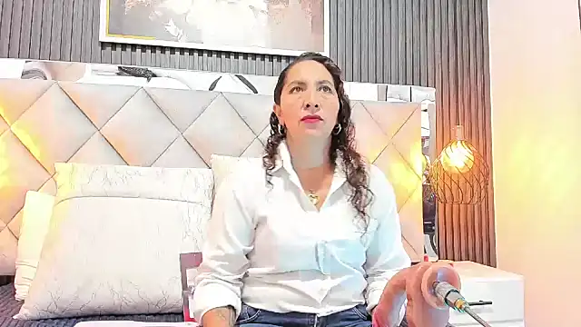Snapshot of Luna_Naughty1 chatting on 10/15/25, 02:36 Luna Naughty1 online show from 10/15/25, 02:36