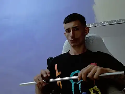 Damartinez27 online show from 12/17/25, 06:24