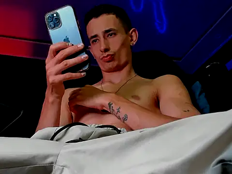 Damartinez27 online show from 11/16/25, 05:45