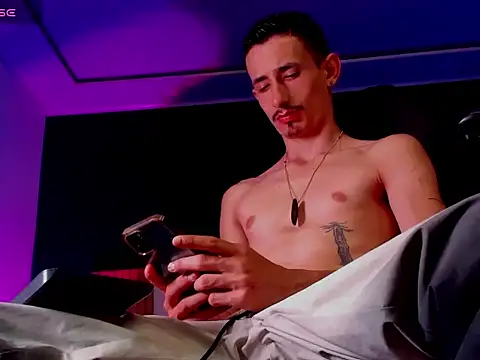 Damartinez27 online show from 11/08/25, 06:28