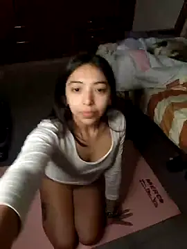 missapril0101 online show from 05/17/26, 04:12