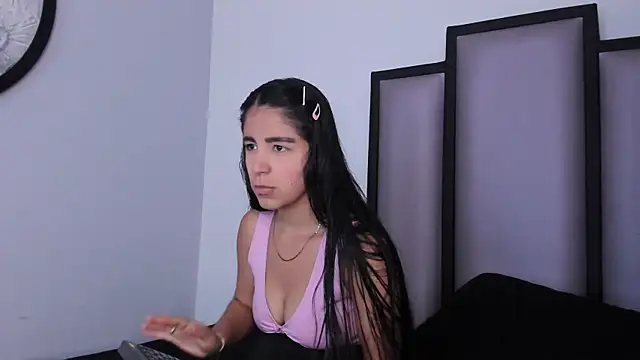 Lucy-23 online show from 11/19/25, 04:12