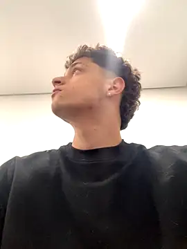 Snapshot of afos_ chatting on 10/29/25, 04:55 afos  online show from 10/29/25, 04:55