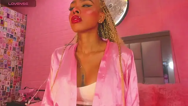 Nicole Rosales online show from 09/09/25, 03:05