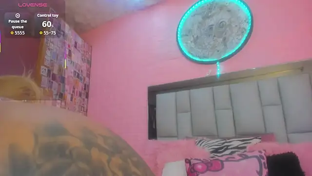 Snapshot of Nicole_Rosales chatting on 02/27/26, 06:08 Nicole Rosales online show from 02/27/26, 06:08