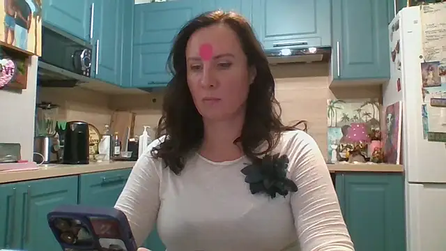 ALICAINWONDERLAND online show from 10/28/25, 05:45