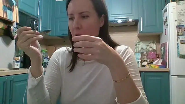 ALICAINWONDERLAND online show from 11/14/25, 03:59