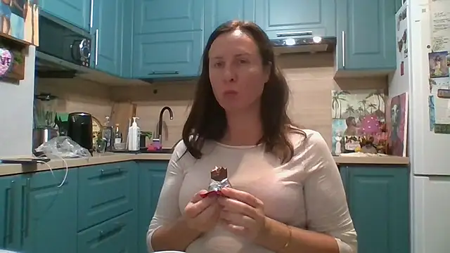 ALICAINWONDERLAND online show from 10/31/25, 02:35